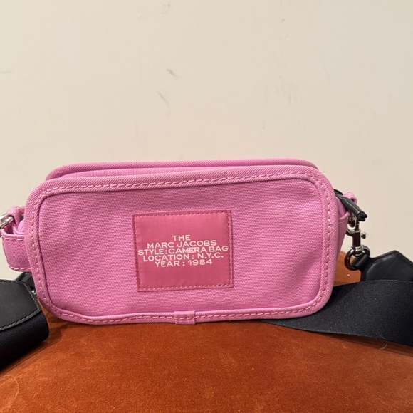 Marc Jacobs Vibrant Pink Camera Bag - Picture 2 of 5